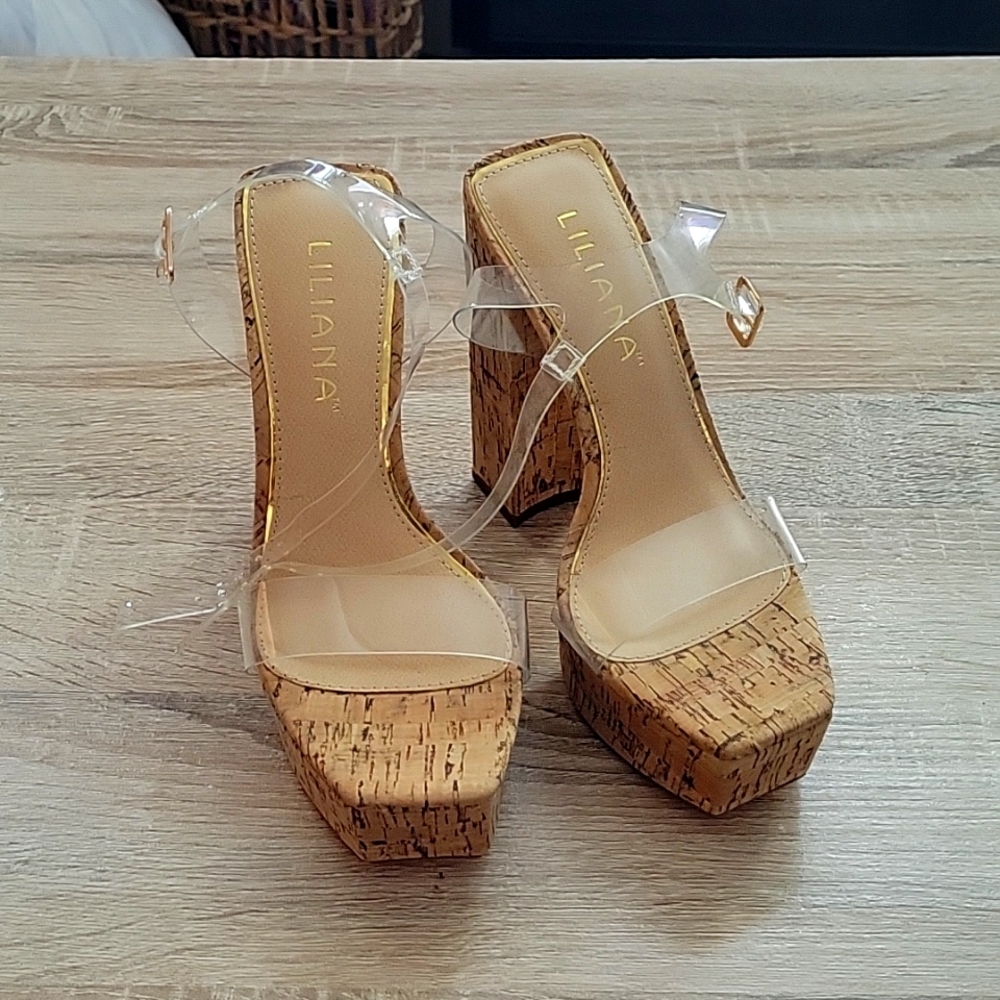 Liliana Clear Pumps